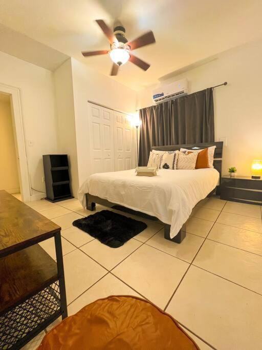Cozy 1-Bedroom Rental In Miami Buitenkant foto