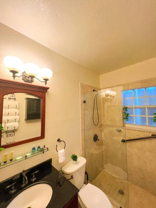 Cozy 1-Bedroom Rental In Miami Buitenkant foto